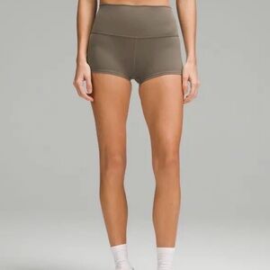 Wunder Train High-Rise Short 2” in Nomad, Sz 6